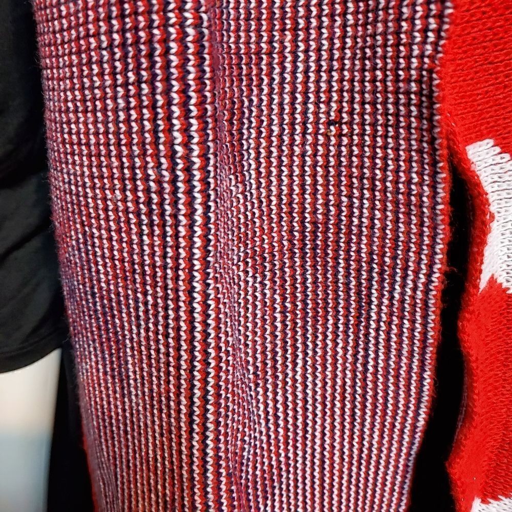 Knitmakers U.S.A. Star Pattern Scarf - Picture 3 of 4